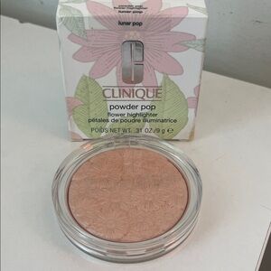 New Clinique Lunar Pop Flower Highlighter